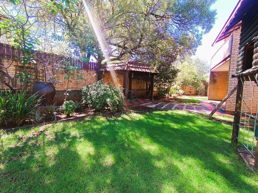 5 Bedroom Property for Sale in Pellissier Free State